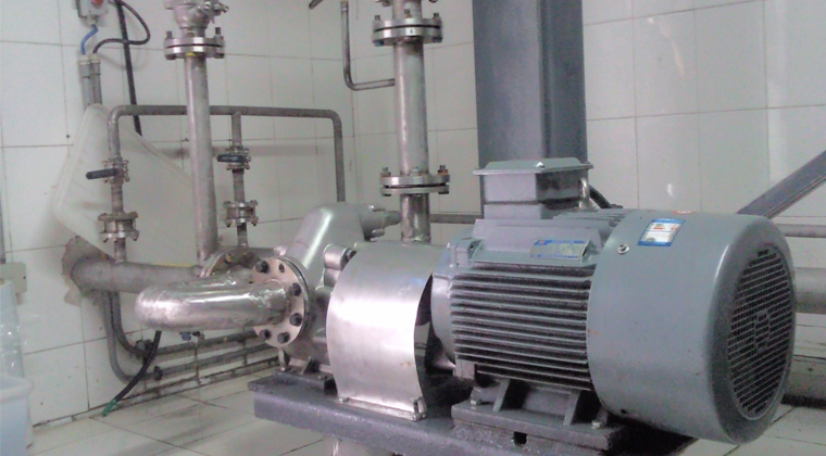 KCB不锈钢齿轮泵用户现场展示